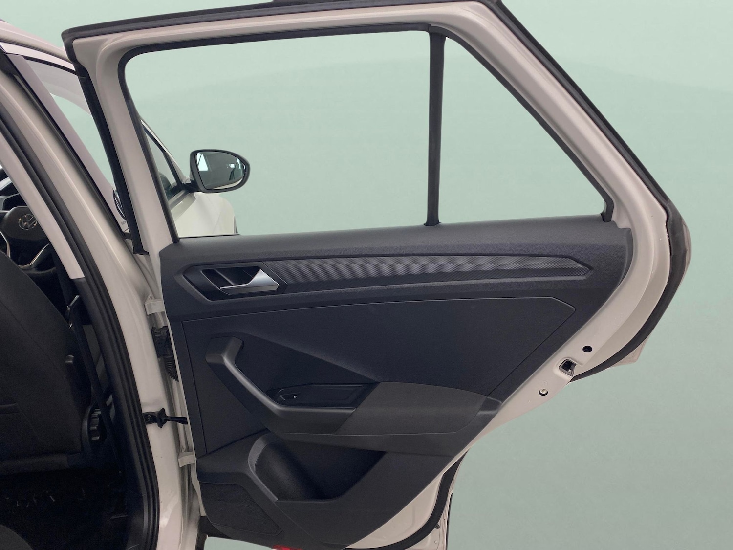 Used Volkswagen T-Roc 2023 for sale - 76046197: Photo 35
