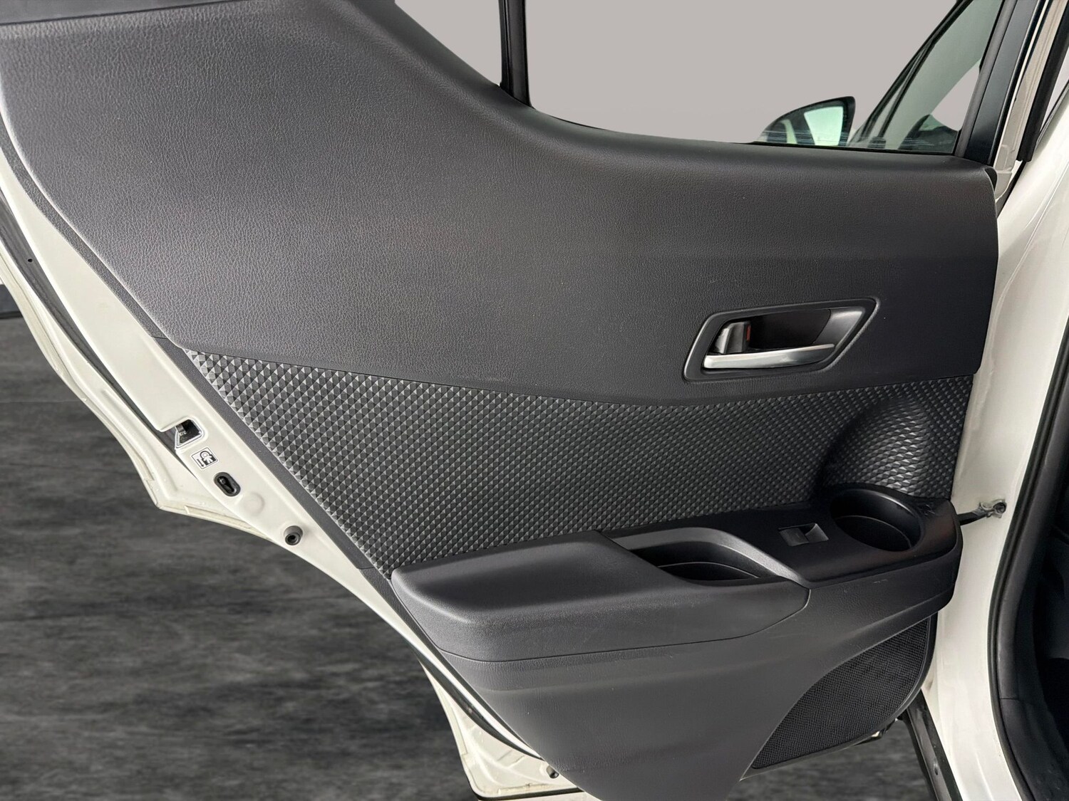 Used Toyota C-HR for sale - 77660756: Photo 28