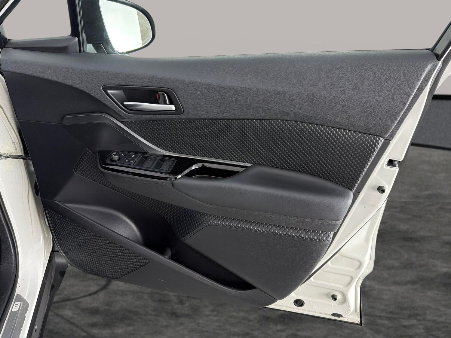 Used Toyota C-HR for sale - 77660756: Photo 29