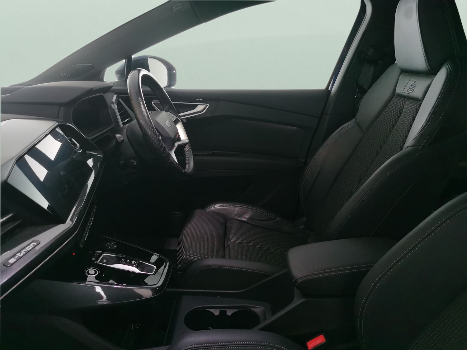 Used Audi Q4 e-tron 2022 for sale - 77688729: Photo 4