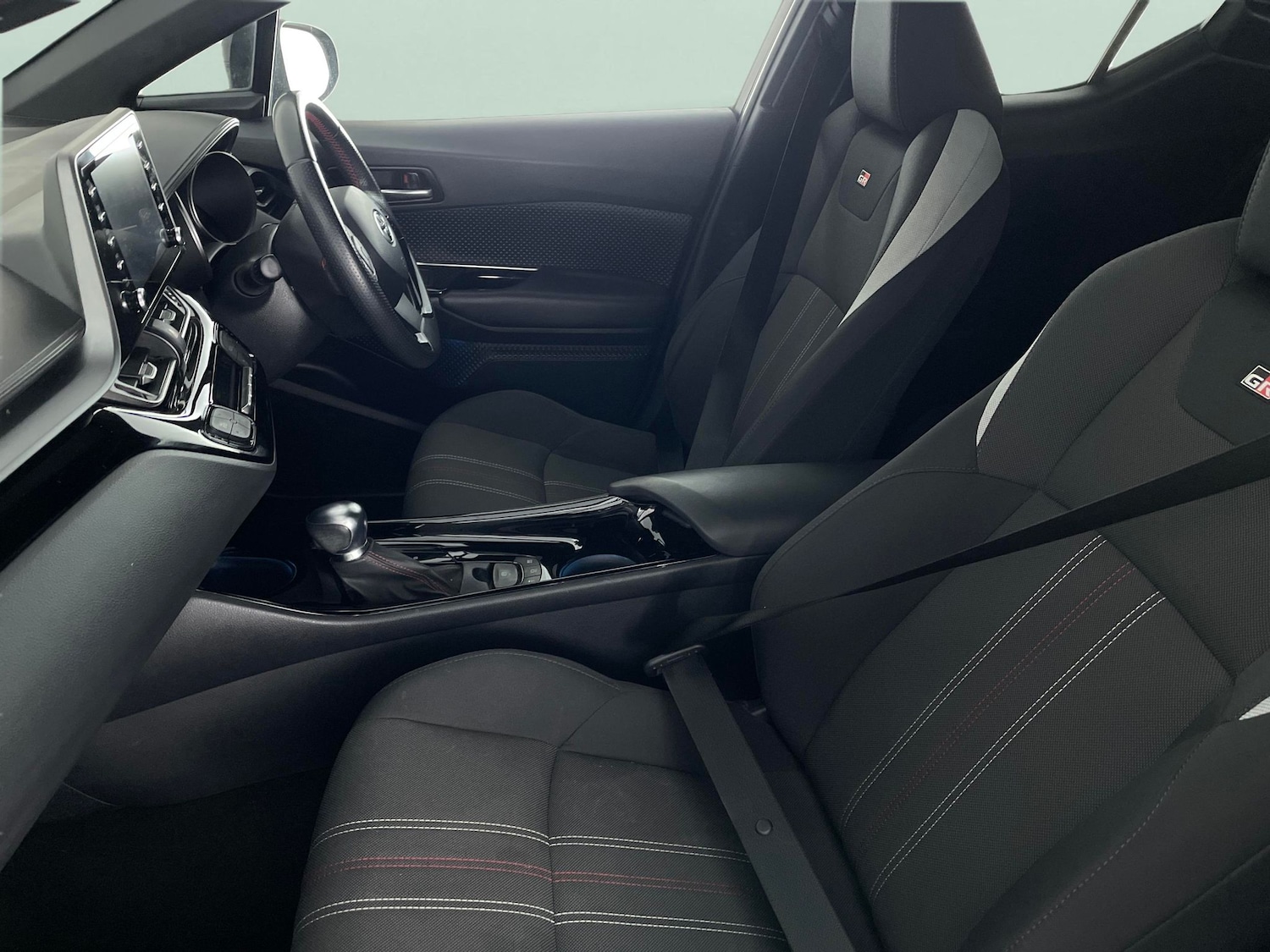 Used Toyota C-HR 2022 for sale - 77942559: Photo 4