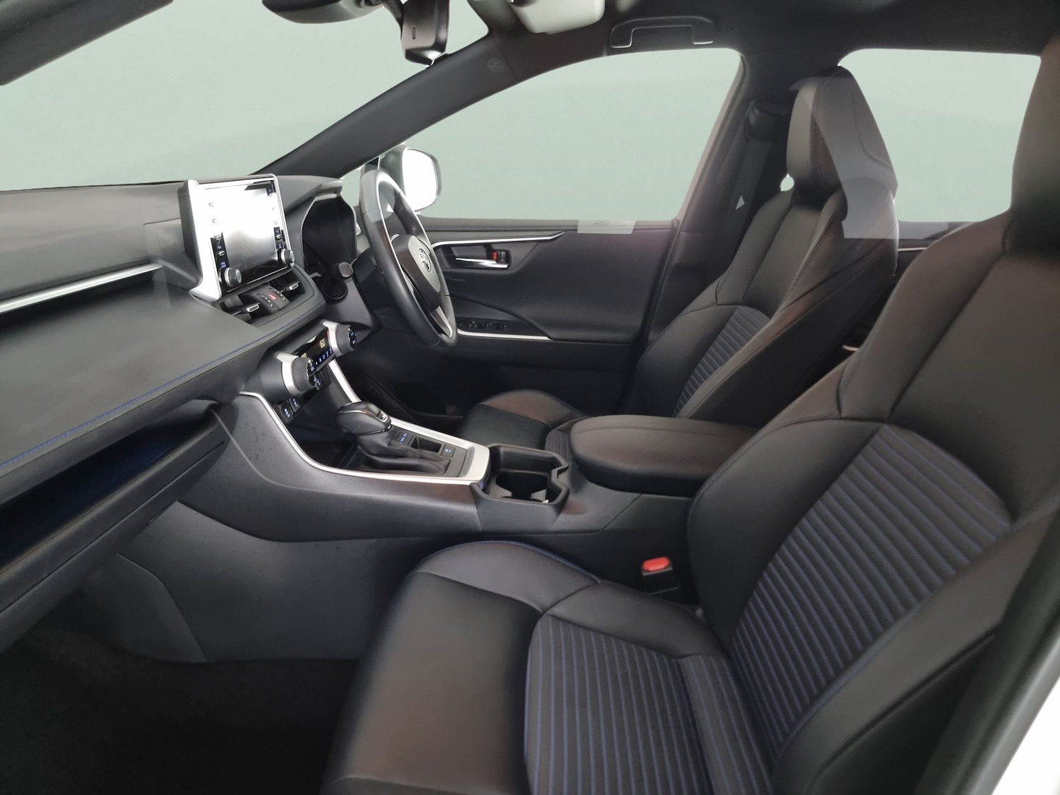 Used Toyota RAV4 2021 for sale - 76169904: Photo 4