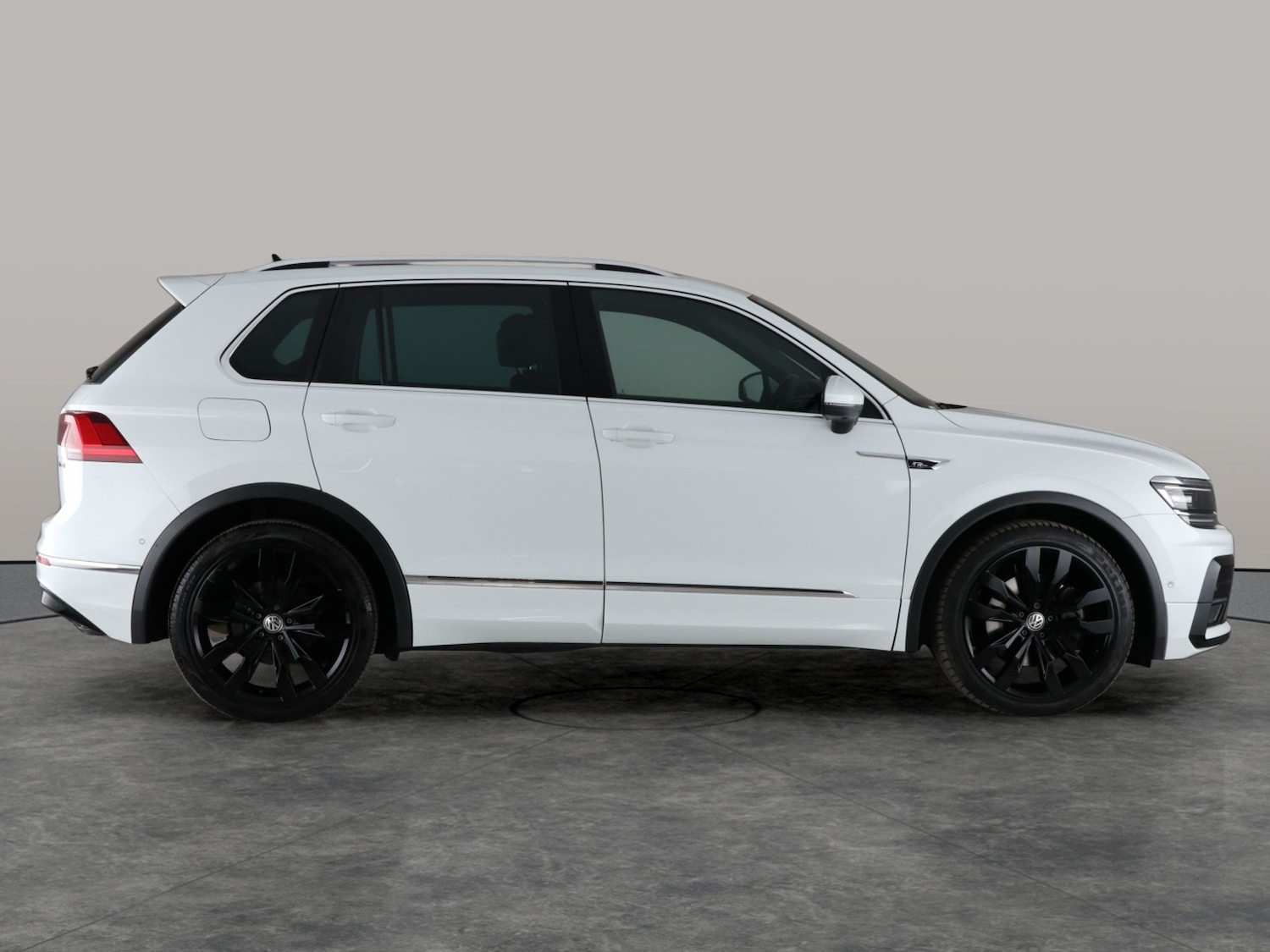 Used Volkswagen Tiguan 2019 for sale - 76128704: Photo 14