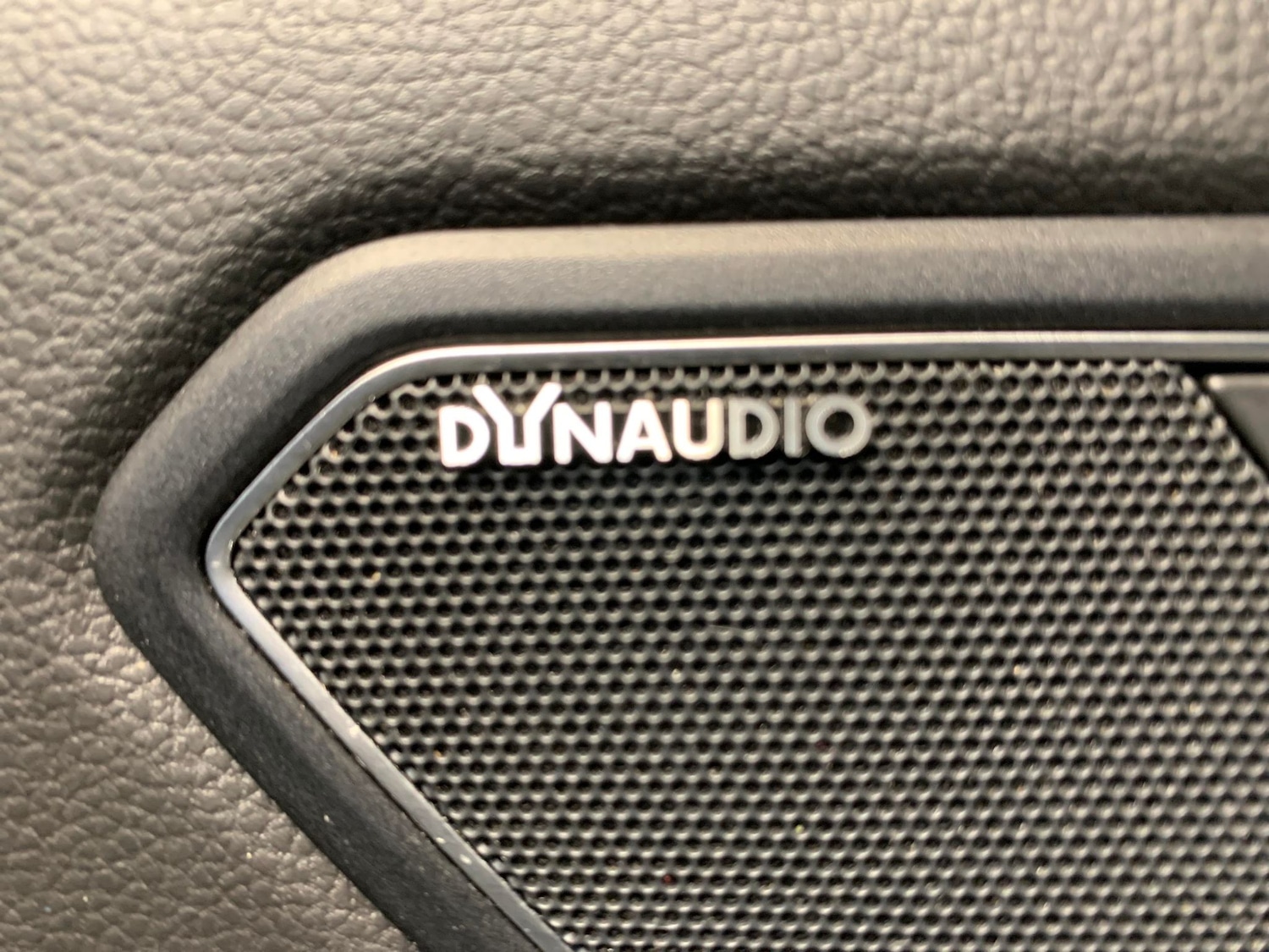 Used Volkswagen Tiguan 2019 for sale - 76128704: Photo 7