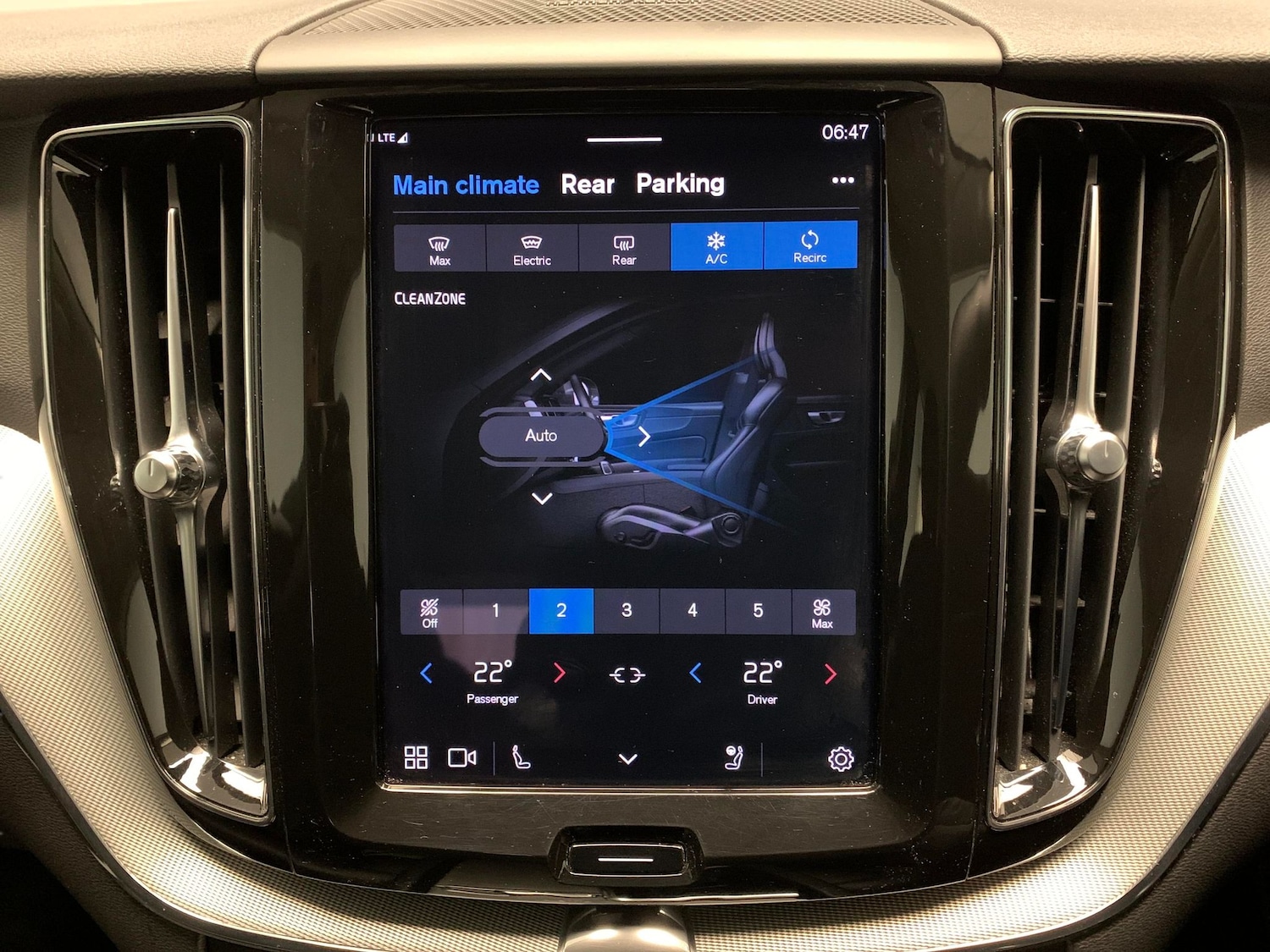 Used Volvo XC60 2023 for sale - 77180446: Photo 18