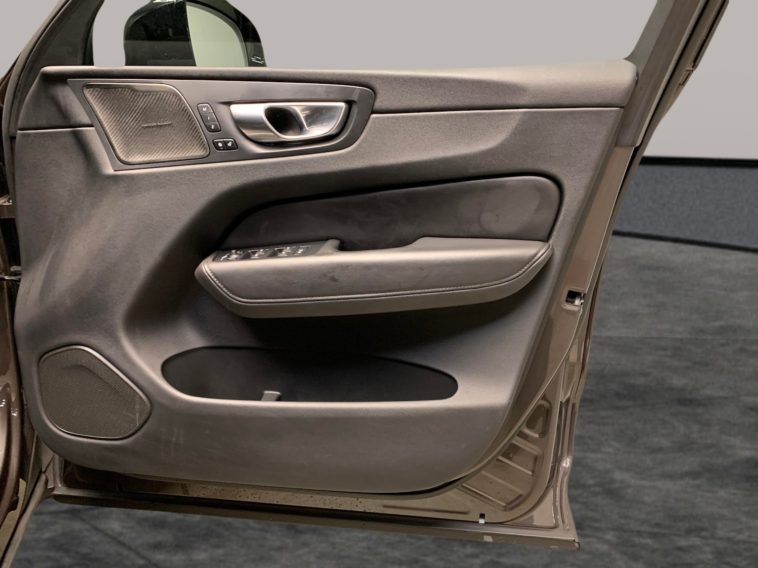 Used Volvo XC60 2023 for sale - 77180446: Photo 29