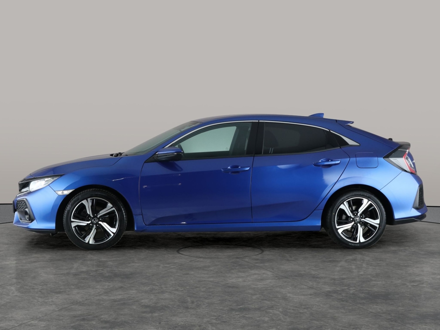 Used Honda Civic 2018 for sale - 76670016: Photo 13