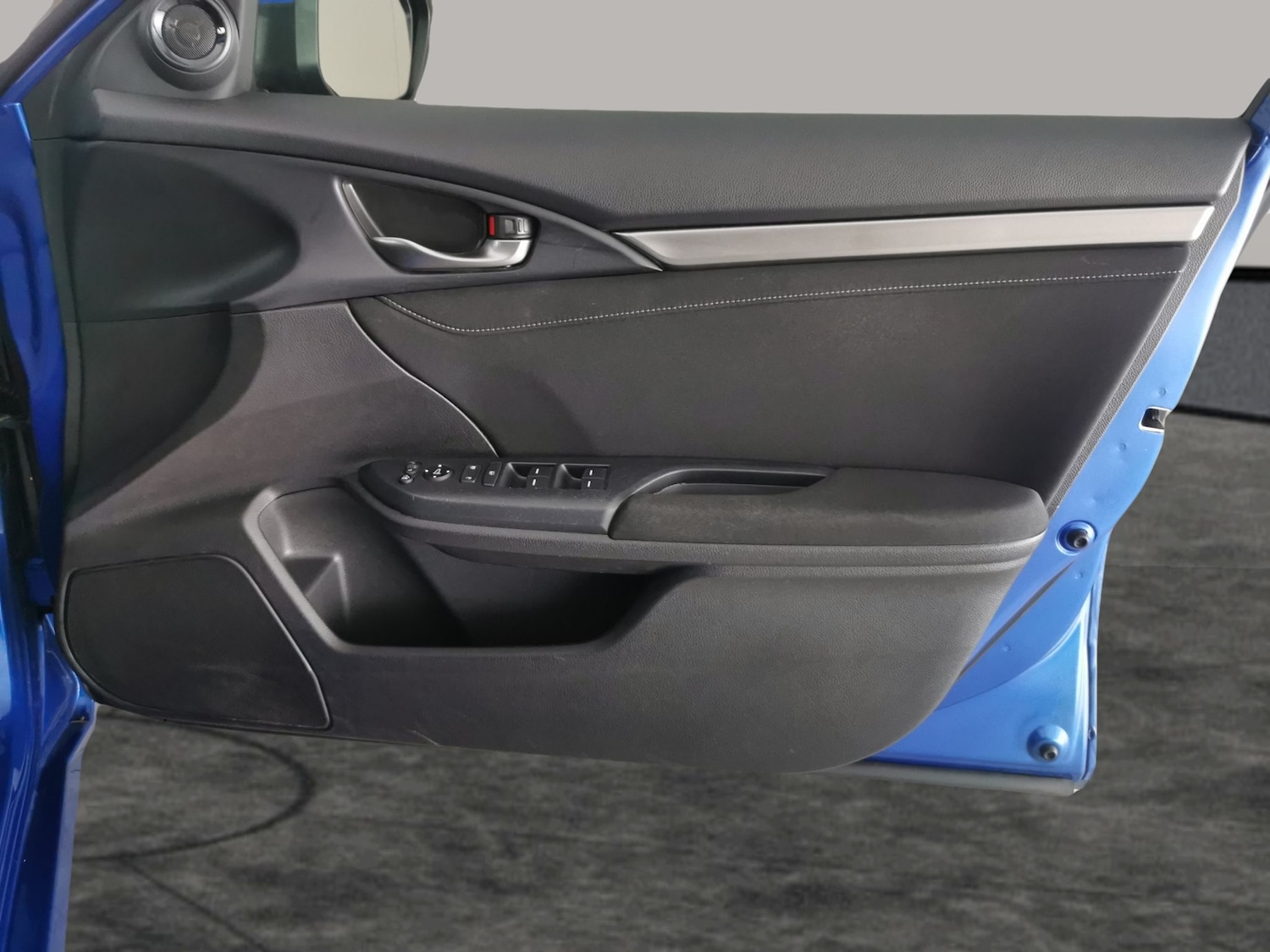 Used Honda Civic 2018 for sale - 76670016: Photo 29