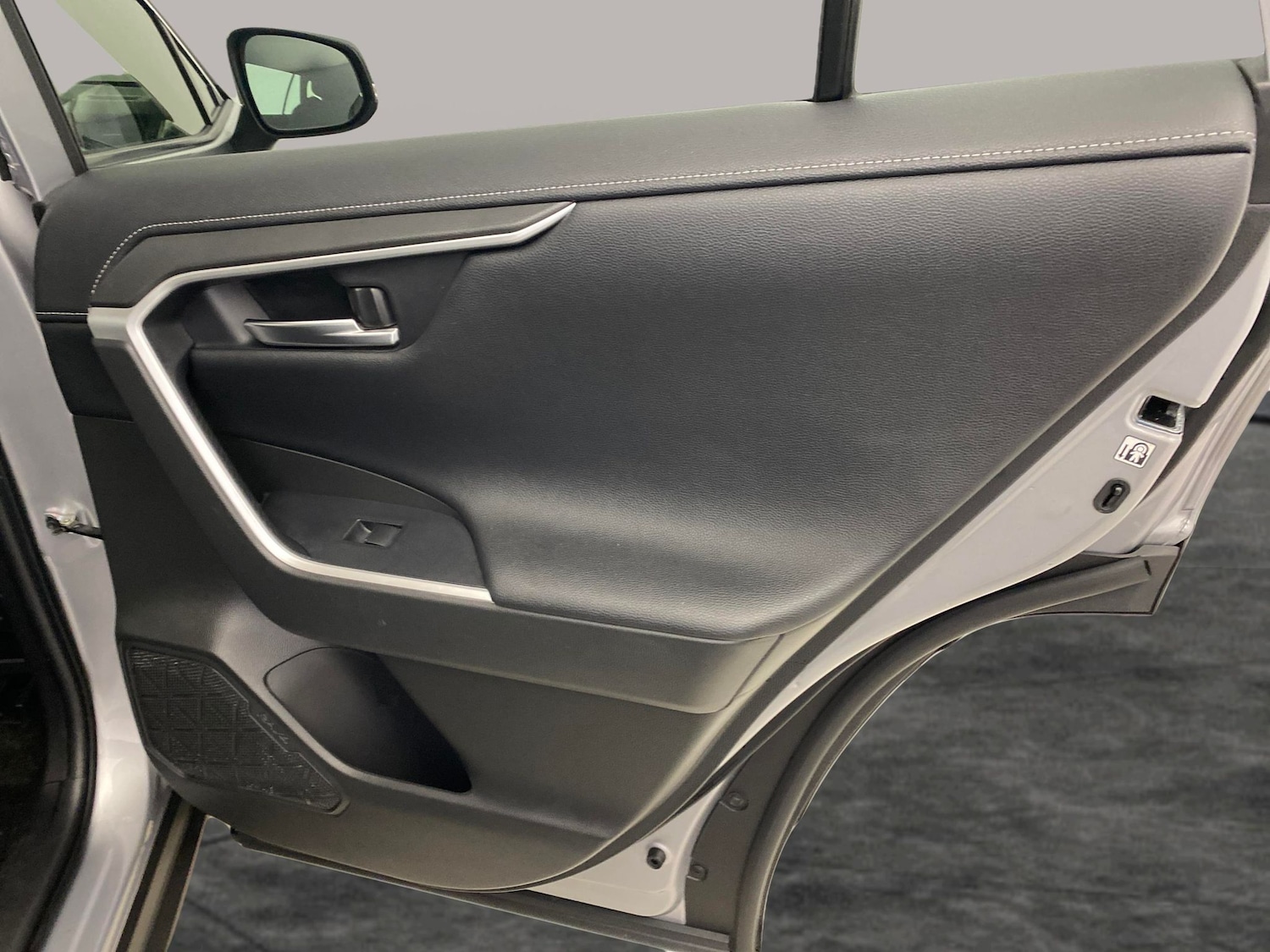 Used Toyota RAV4 2020 for sale - 77591140: Photo 28