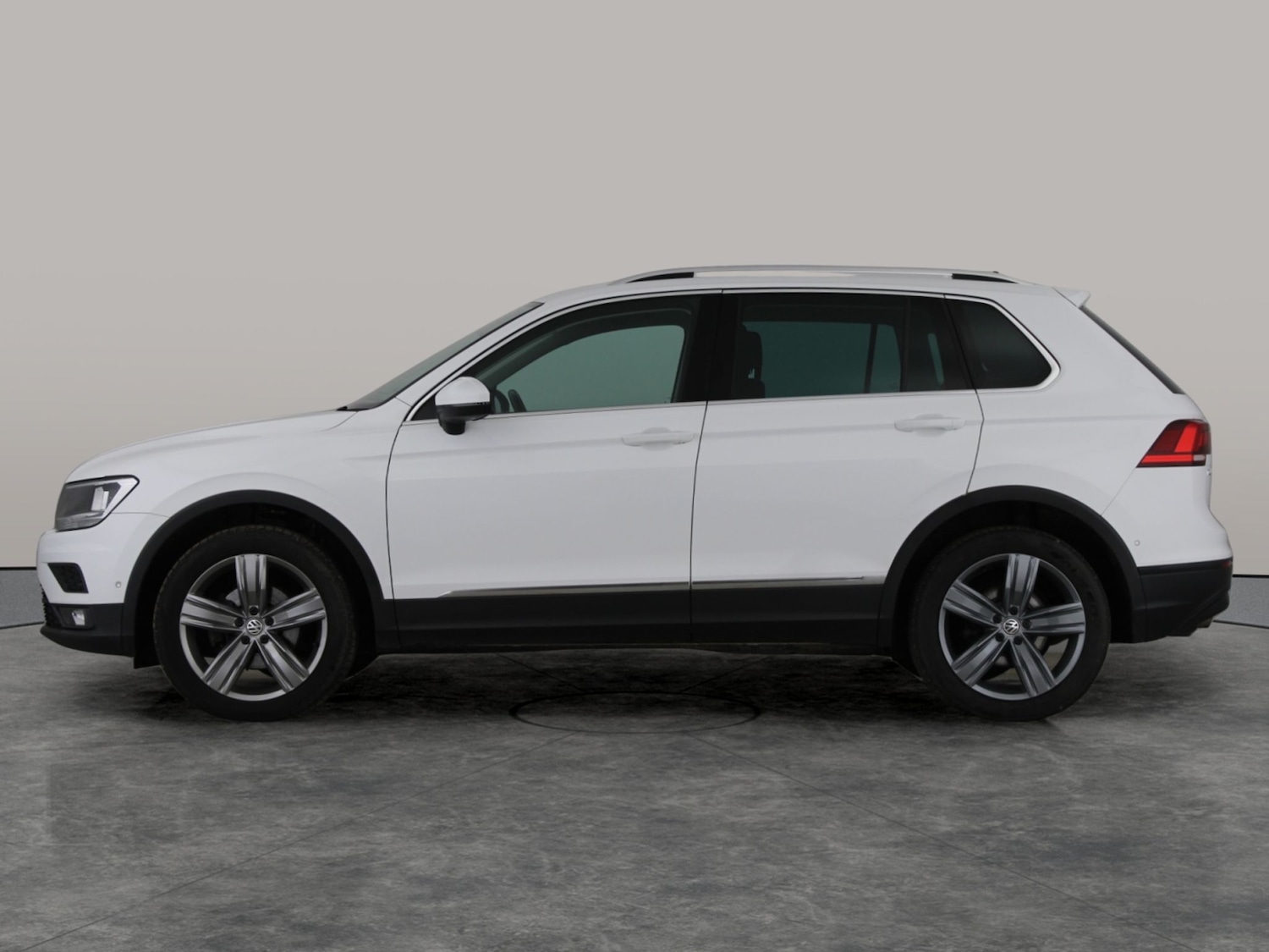 Used Volkswagen Tiguan 2019 for sale - 77389405: Photo 14