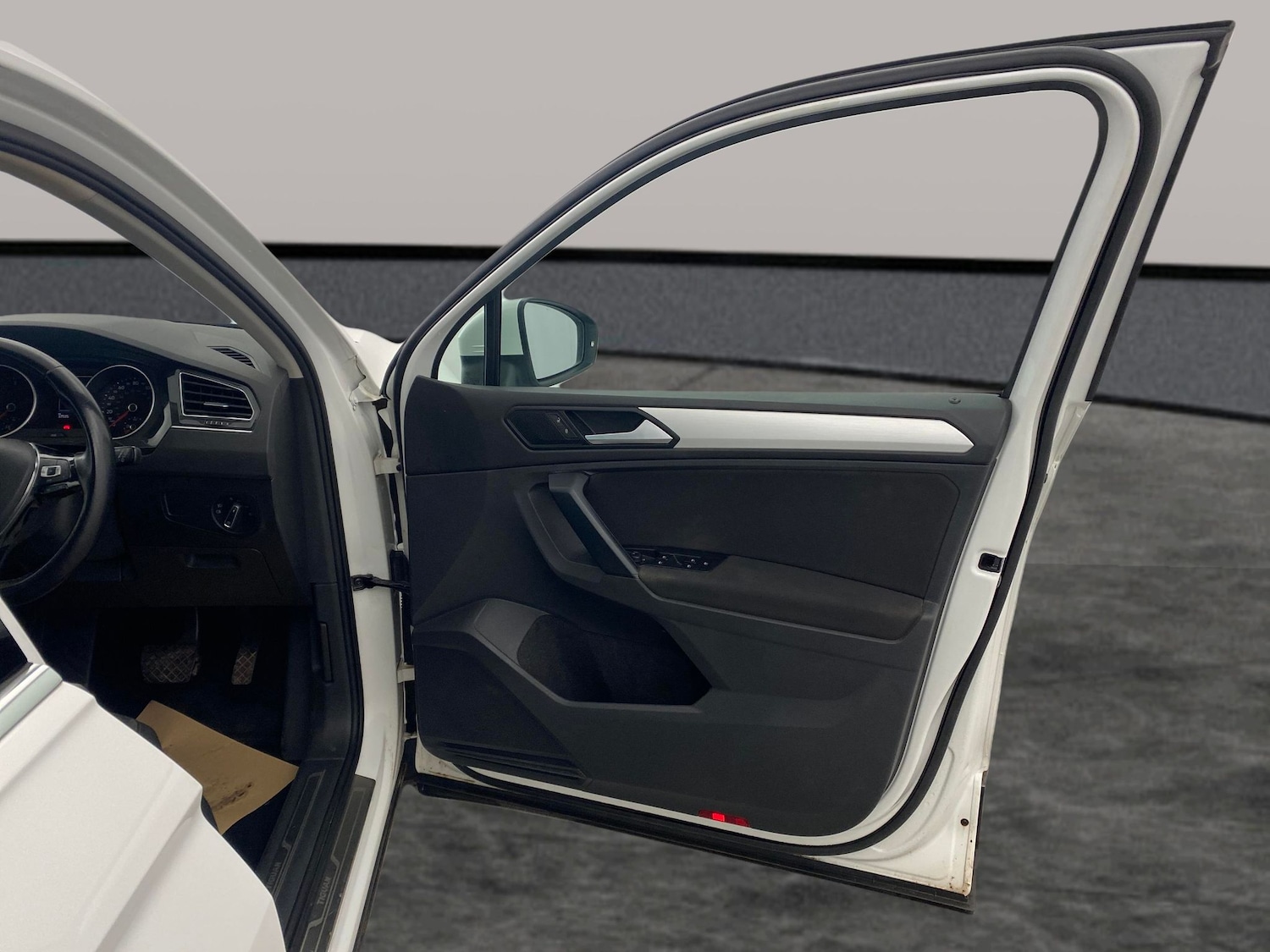 Used Volkswagen Tiguan 2019 for sale - 77389405: Photo 27