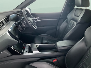 Used Audi e-tron 2022 for sale - 76648419: Photo