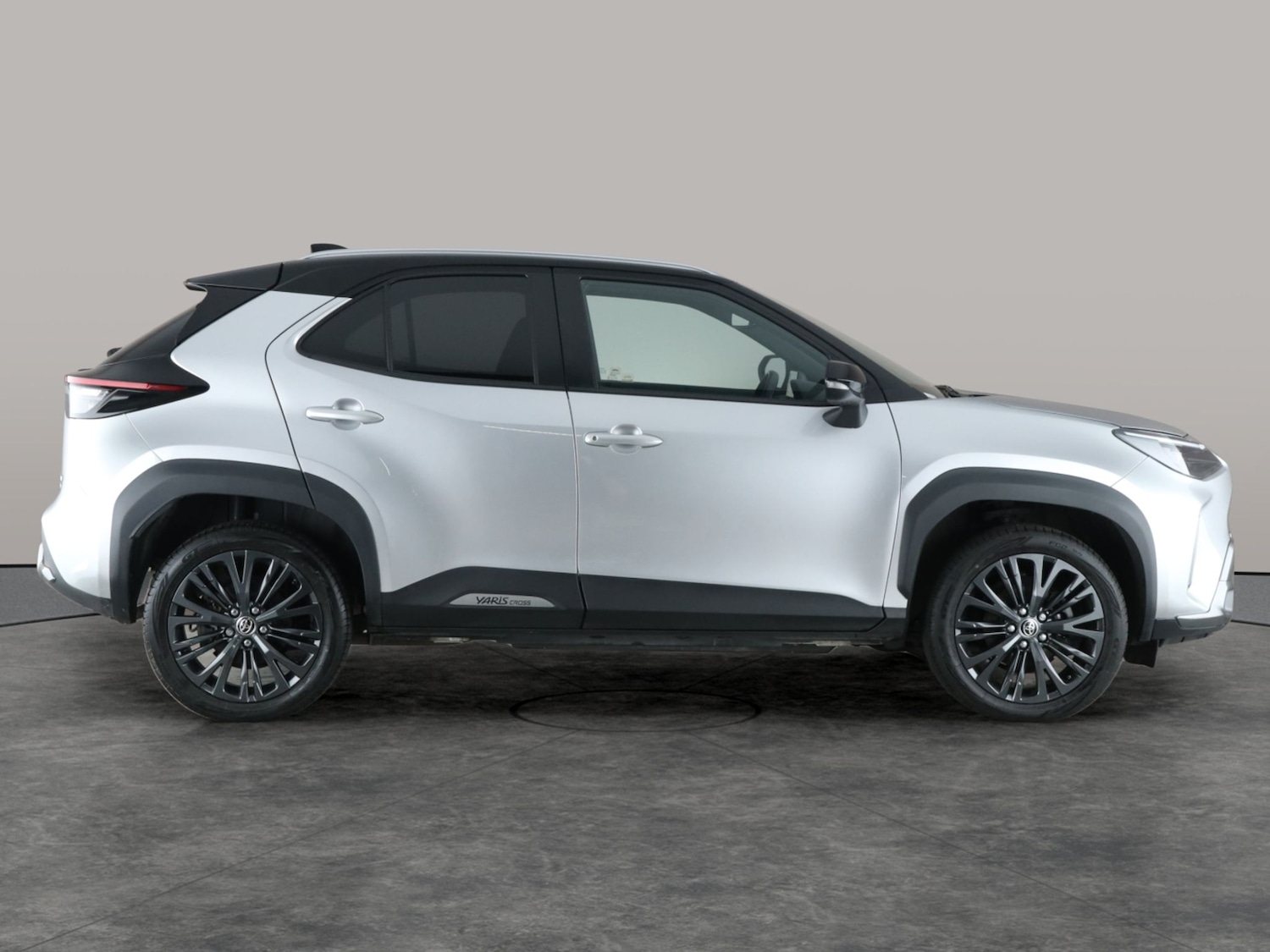 Used Toyota Yaris Cross 2022 for sale - 76980398: Photo 9