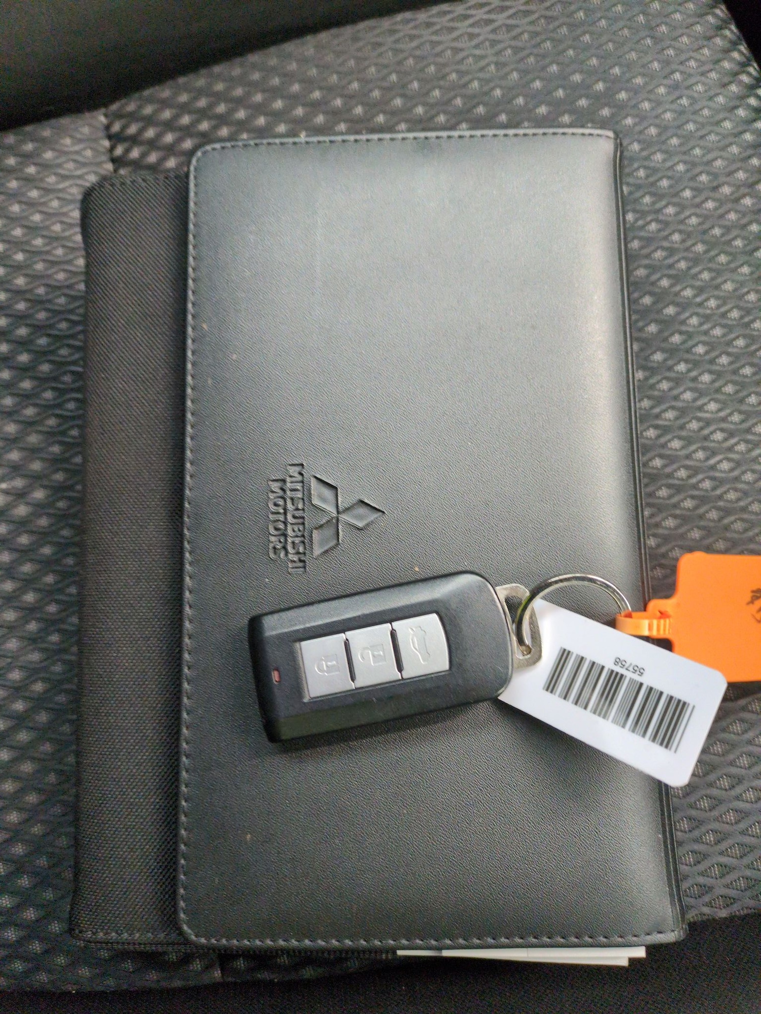 Used Mitsubishi Outlander 2019 for sale - 76494252: Photo 32