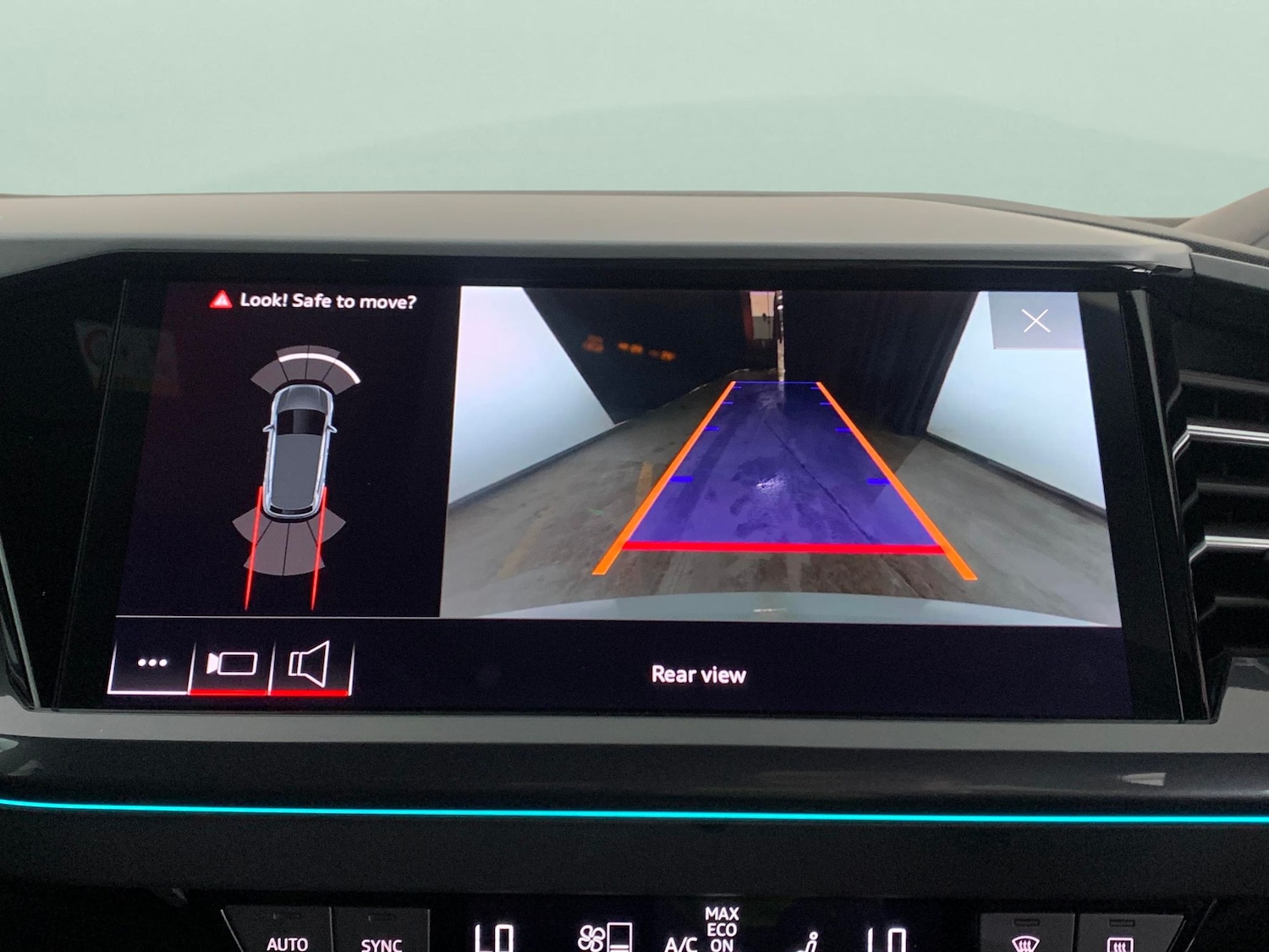 Used Audi Q4 e-tron 2023 for sale - 76593880: Photo 7