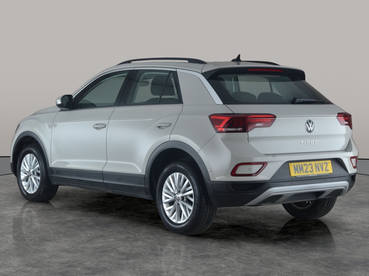 Used Volkswagen T-Roc 2023 for sale - 77094426: Photo 11