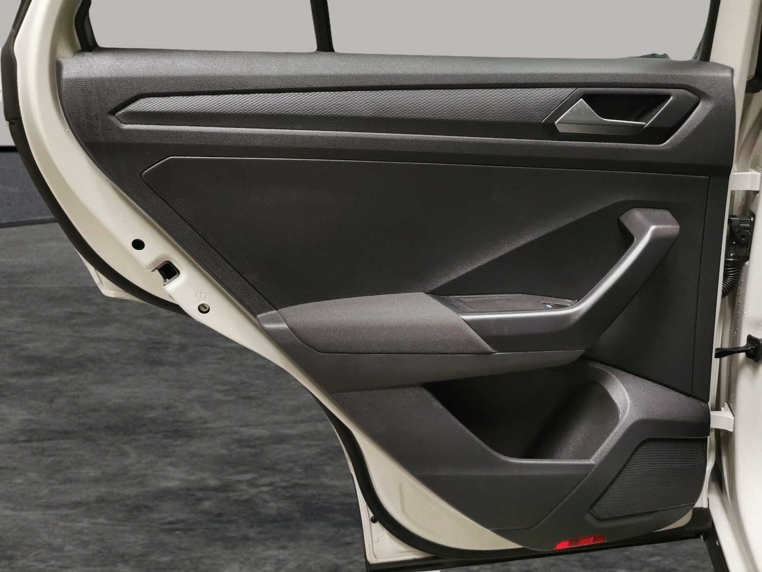 Used Volkswagen T-Roc 2023 for sale - 77094426: Photo 23