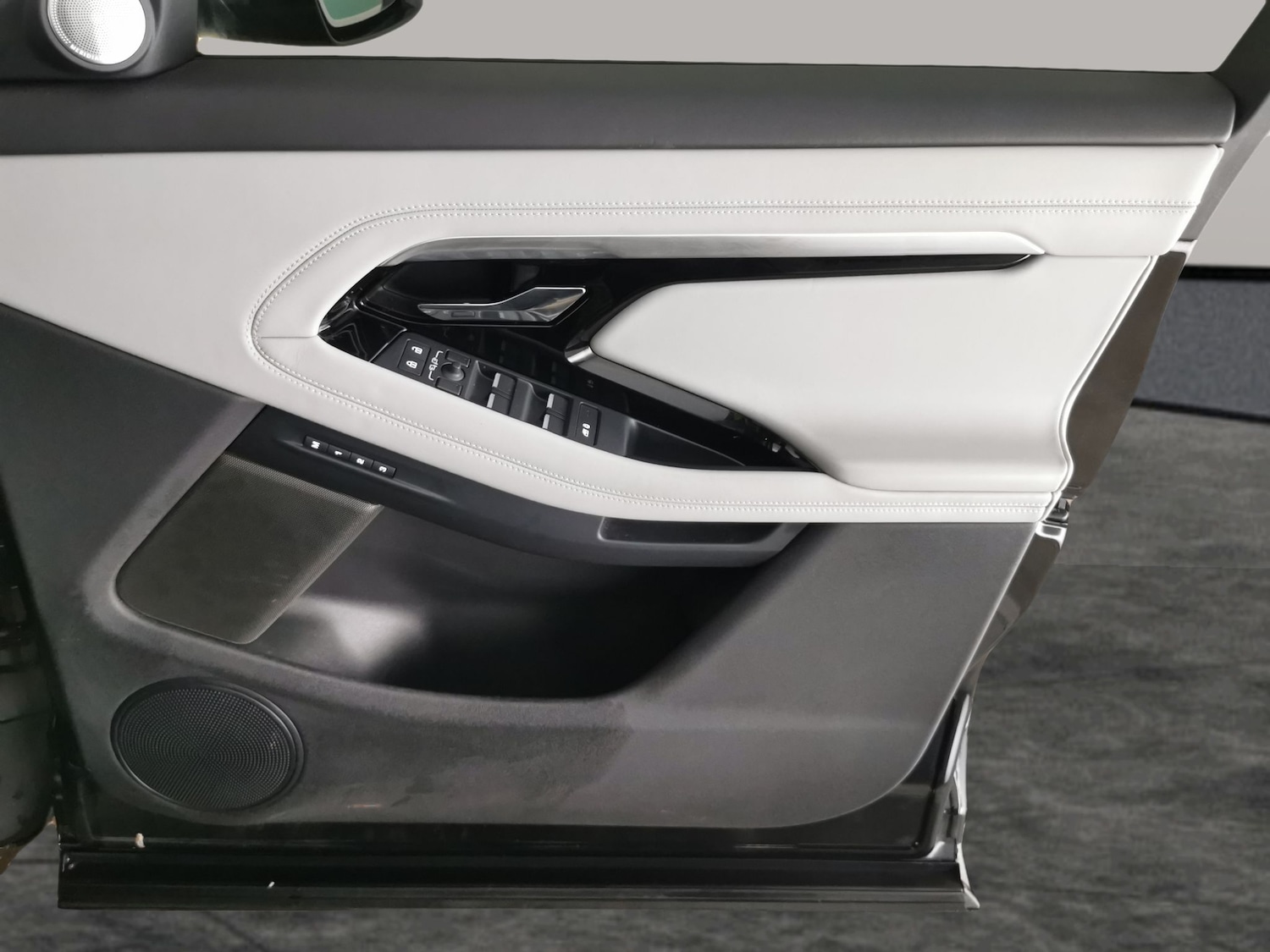 Used Land Rover Range Rover Evoque 2023 for sale - 77791430: Photo 37