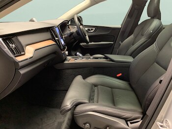 Used Volvo XC60 2022 for sale - 75651423: Photo