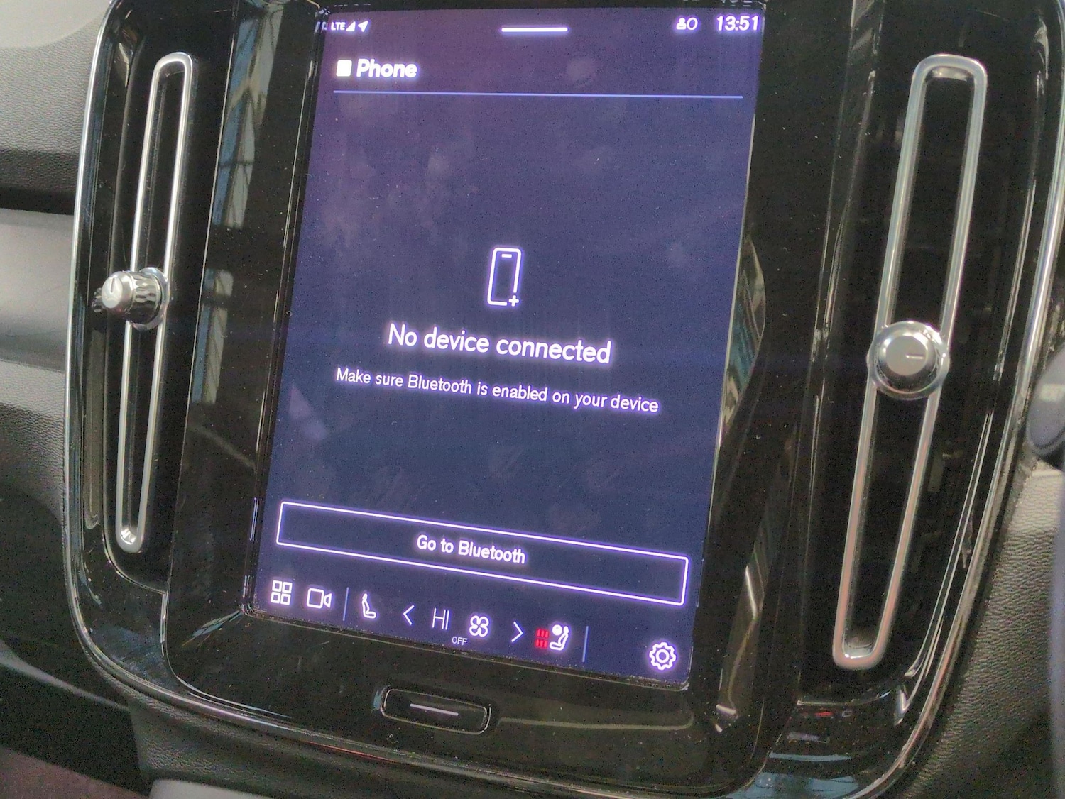 Used Volvo XC40 2022 for sale - 76889227: Photo 21