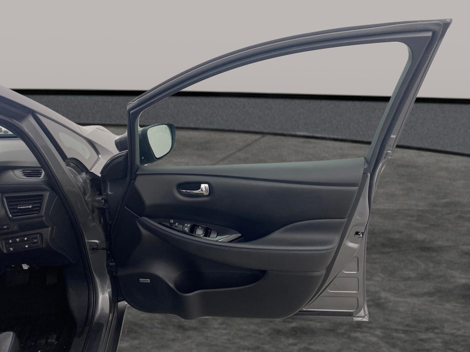 Used Nissan Leaf 2021 for sale - 77136663: Photo 26