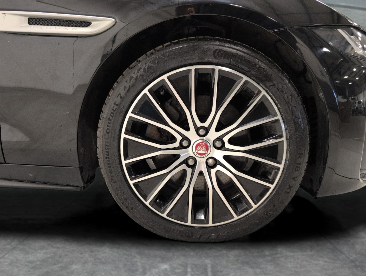 Used Jaguar XE 2020 for sale - 76882214: Photo 27