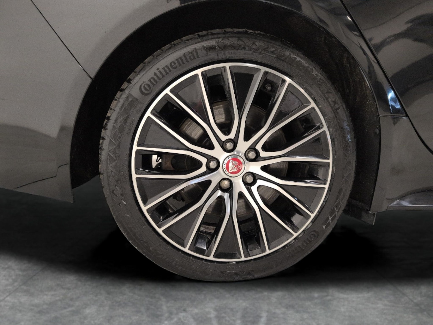 Used Jaguar XE 2020 for sale - 76882214: Photo 28