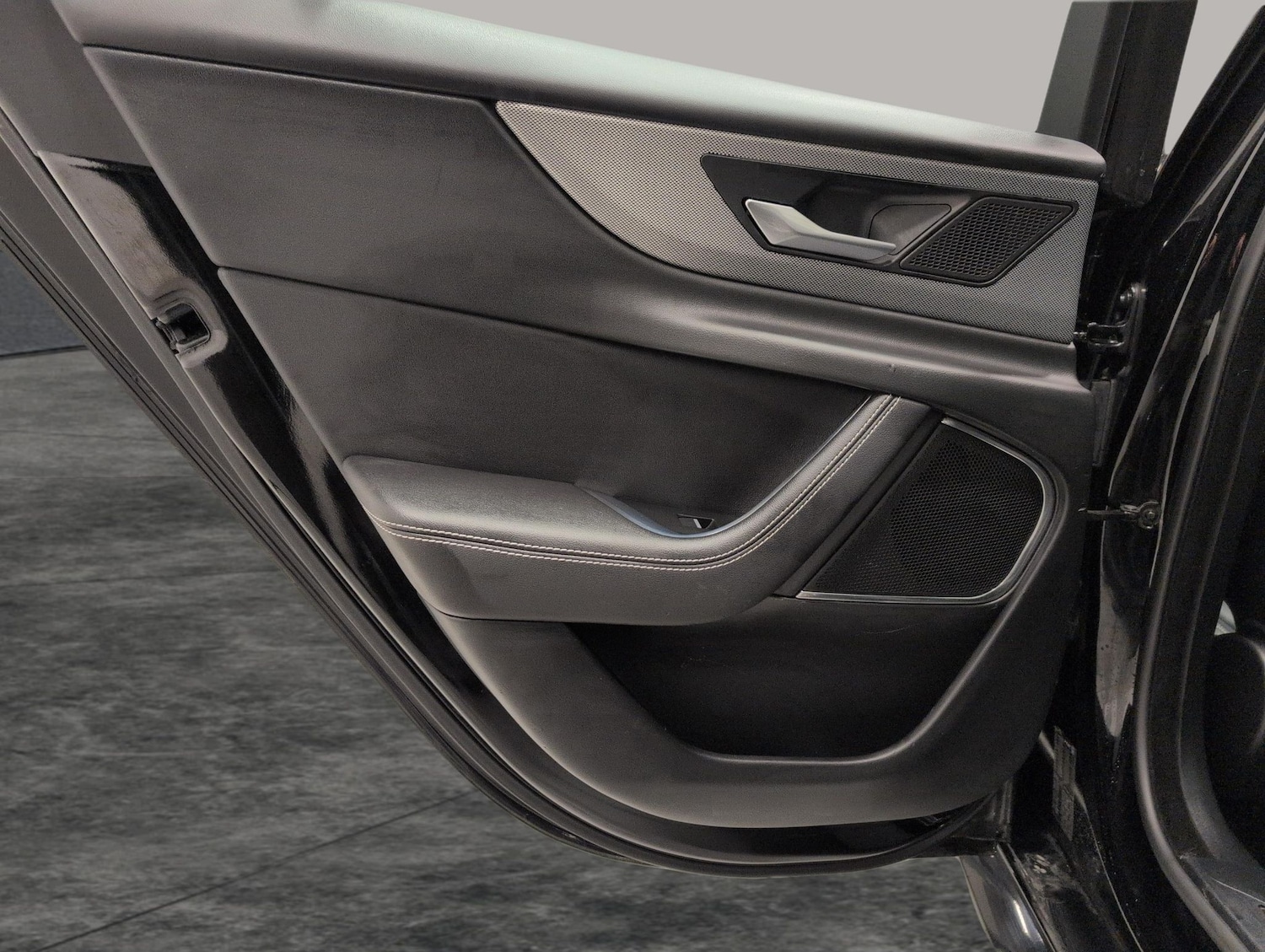 Used Jaguar XE 2020 for sale - 76882214: Photo 31