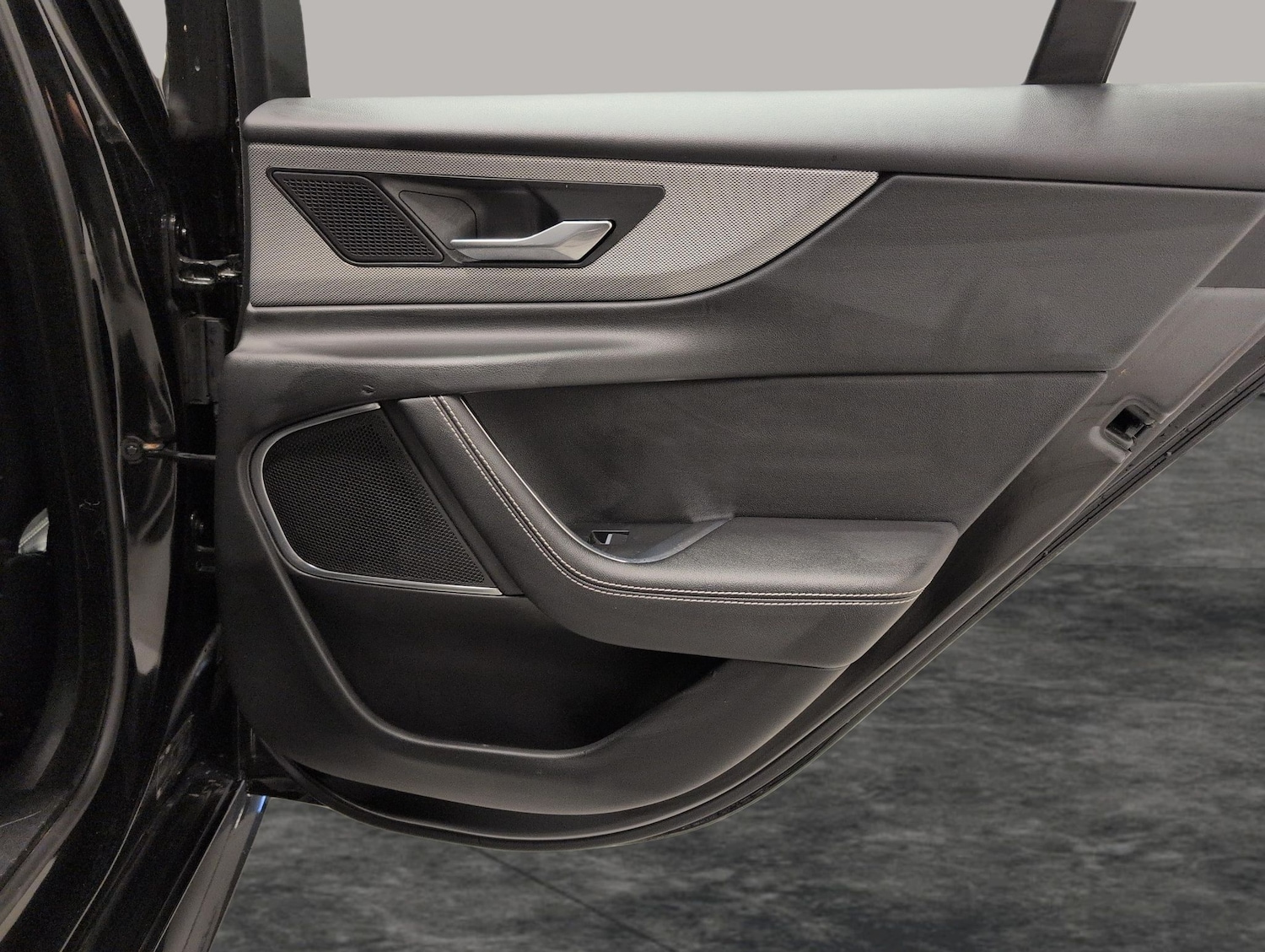 Used Jaguar XE 2020 for sale - 76882214: Photo 33