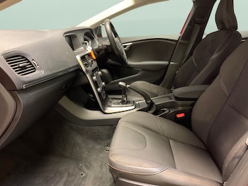 Used Volvo V40 Cross Country 2017 for sale - 75983700: Photo