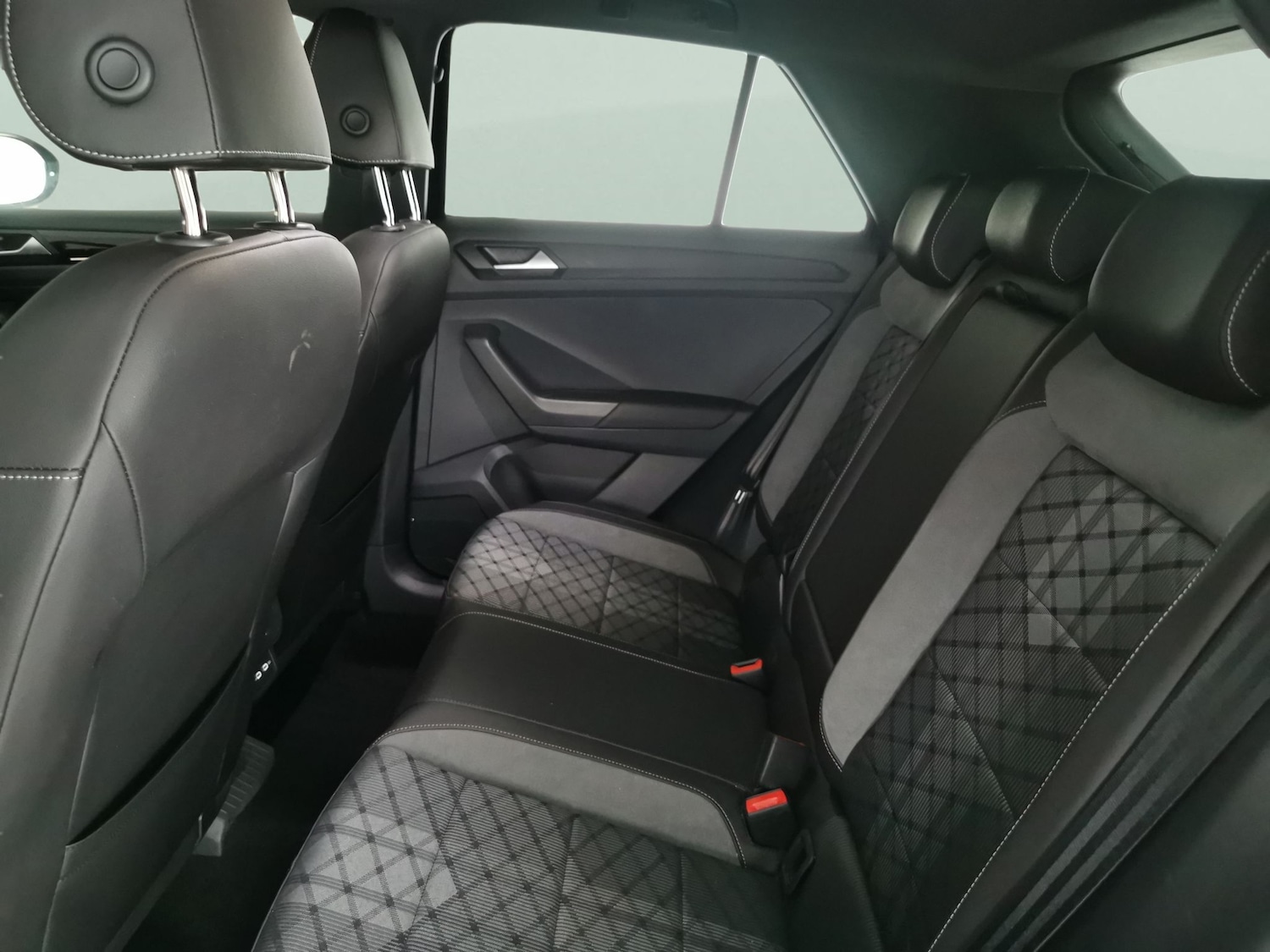 Used Volkswagen T-Roc 2023 for sale - 76980370: Photo 28