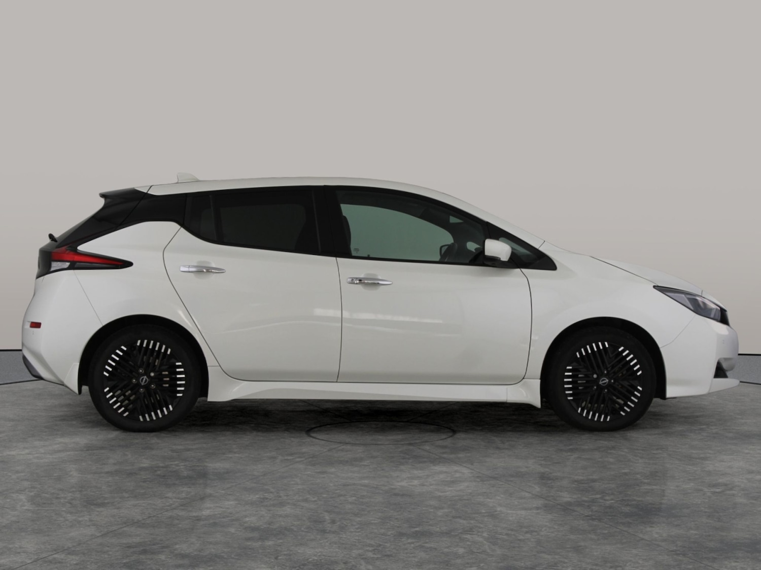 Used Nissan Leaf 2023 for sale - 76704171: Photo 9