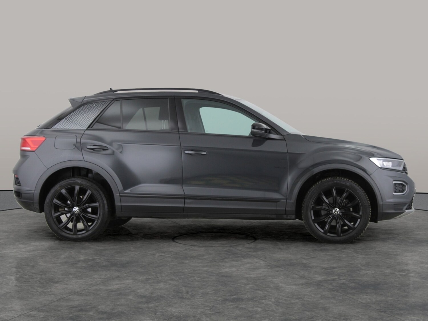 Used Volkswagen T-Roc for sale - 77365006: Photo 8