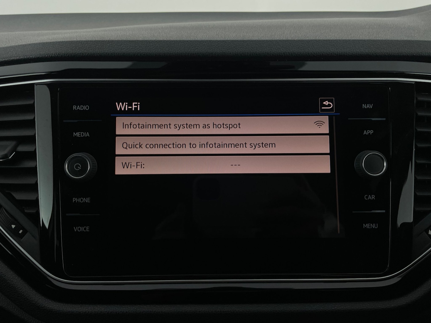 Used Volkswagen T-Roc for sale - 76736166: Photo 12