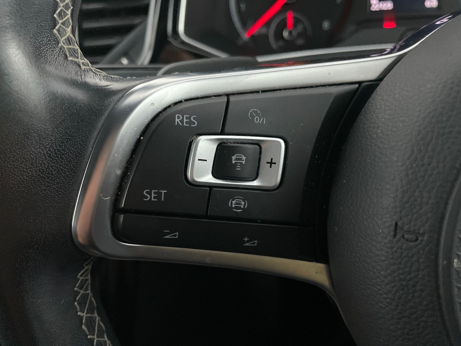 Used Volkswagen T-Roc for sale - 76736166: Photo 20