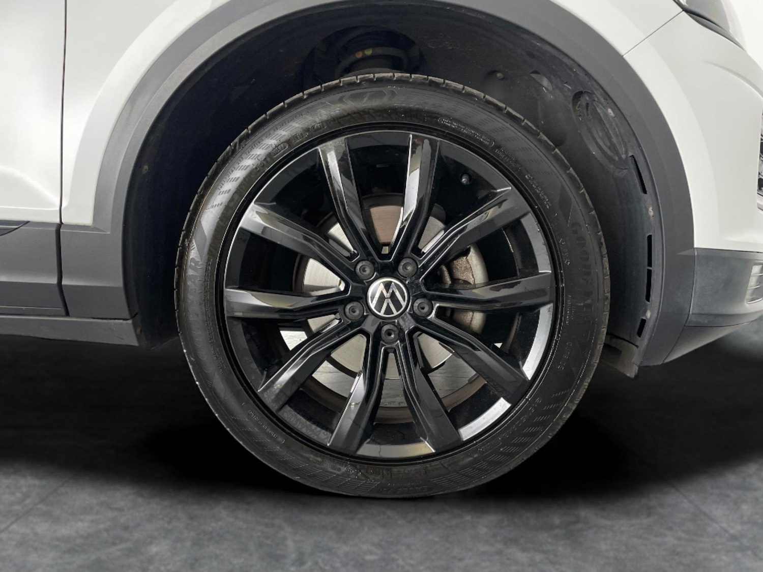 Used Volkswagen T-Roc for sale - 76736166: Photo 25