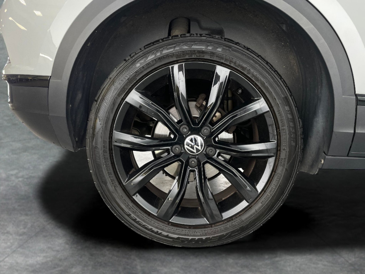 Used Volkswagen T-Roc for sale - 76736166: Photo 26