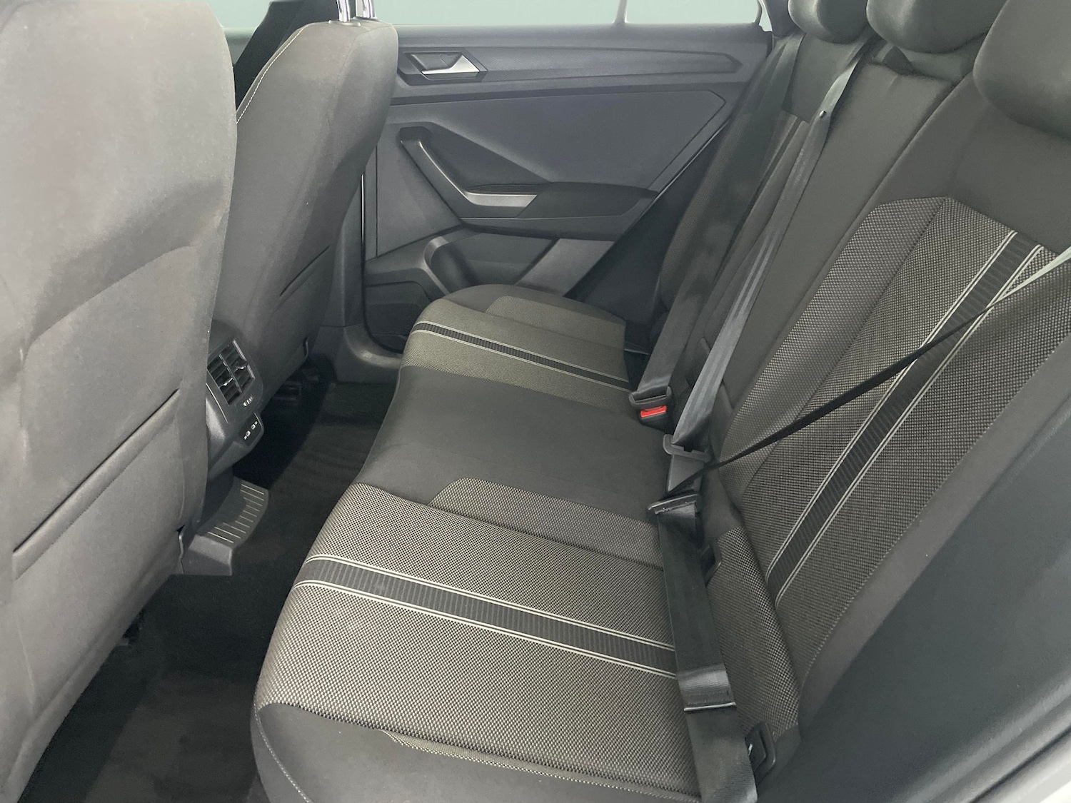 Used Volkswagen T-Roc for sale - 76736166: Photo 27