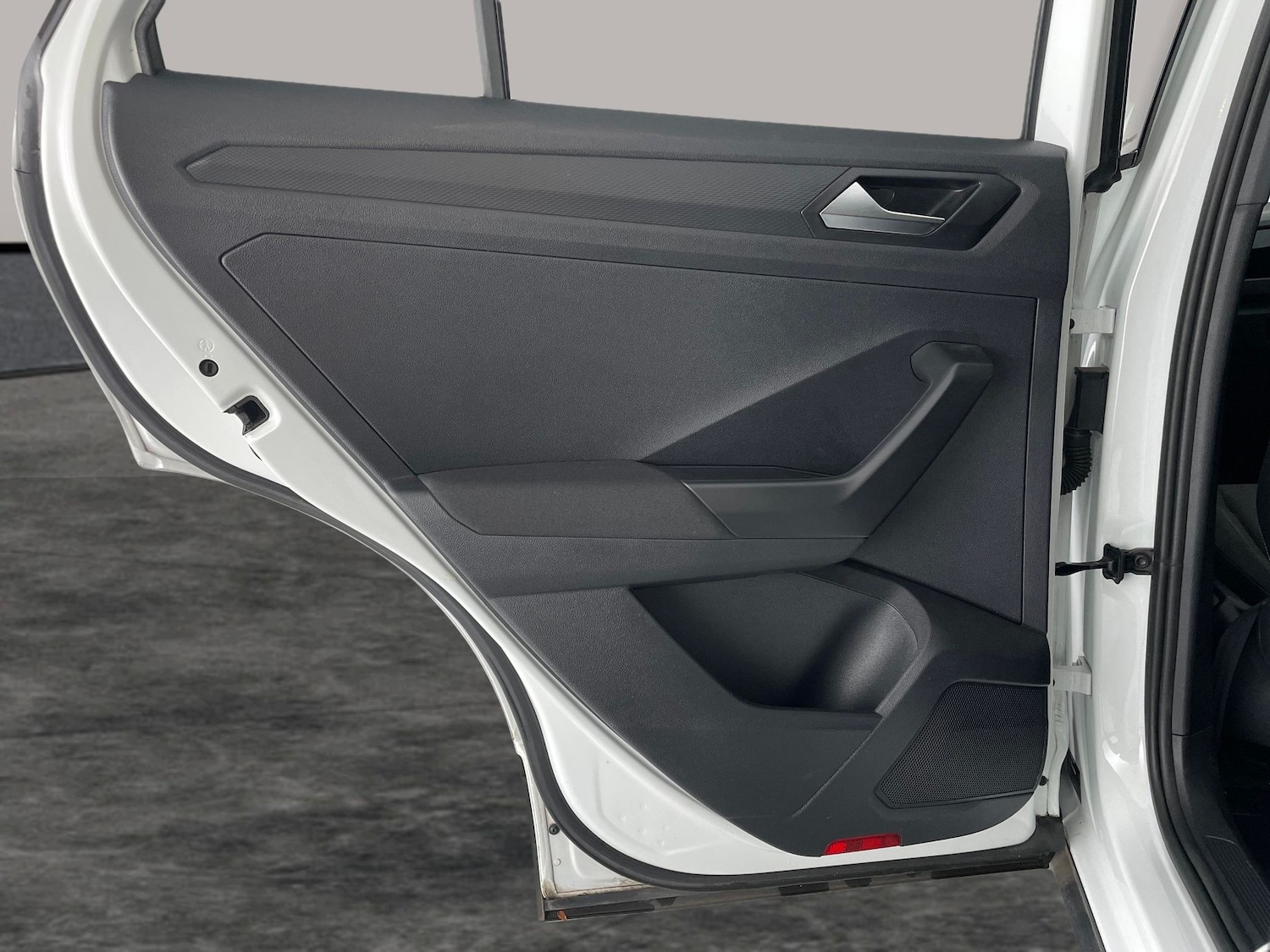 Used Volkswagen T-Roc for sale - 76736166: Photo 29