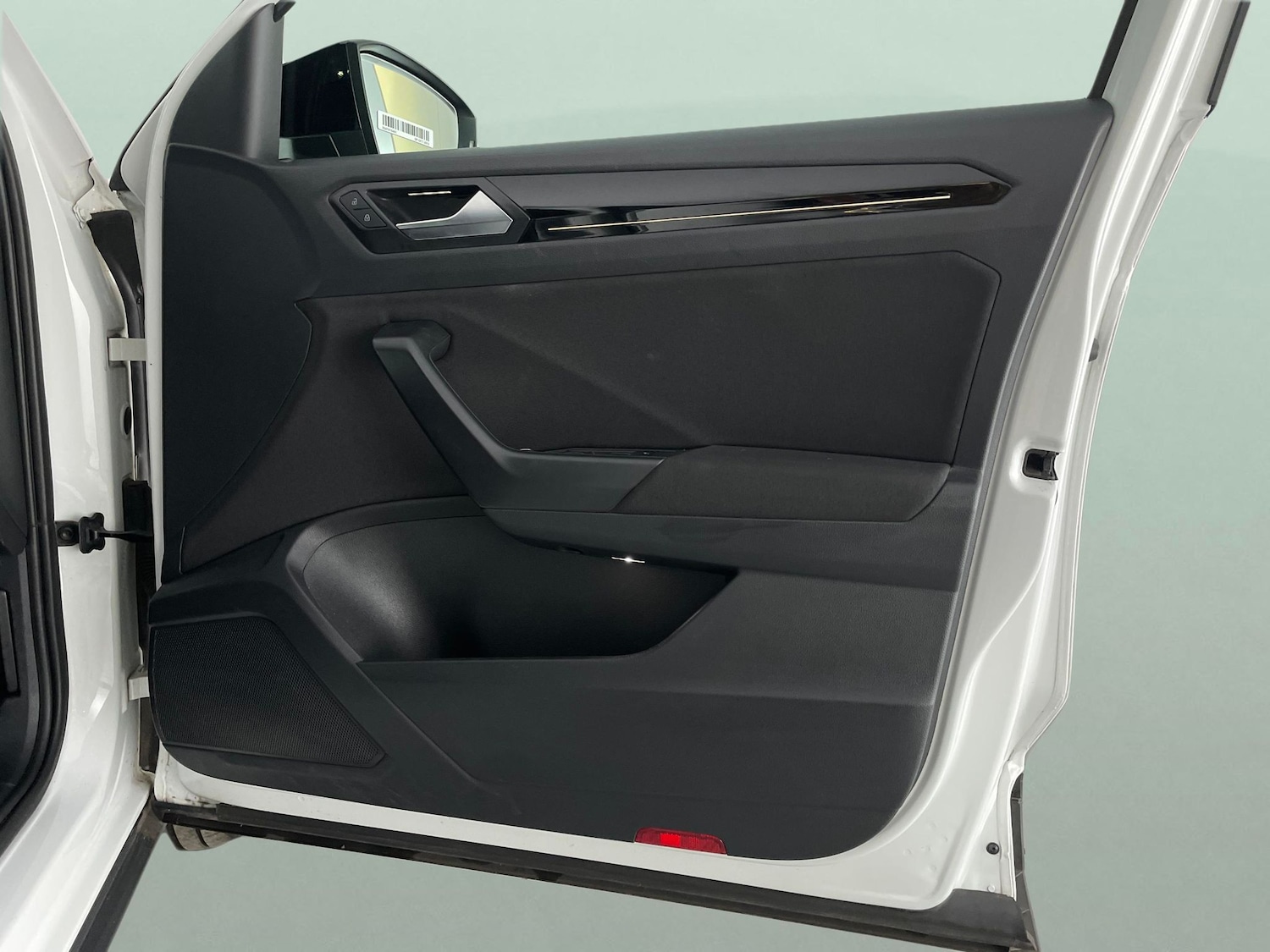 Used Volkswagen T-Roc for sale - 76736166: Photo 31