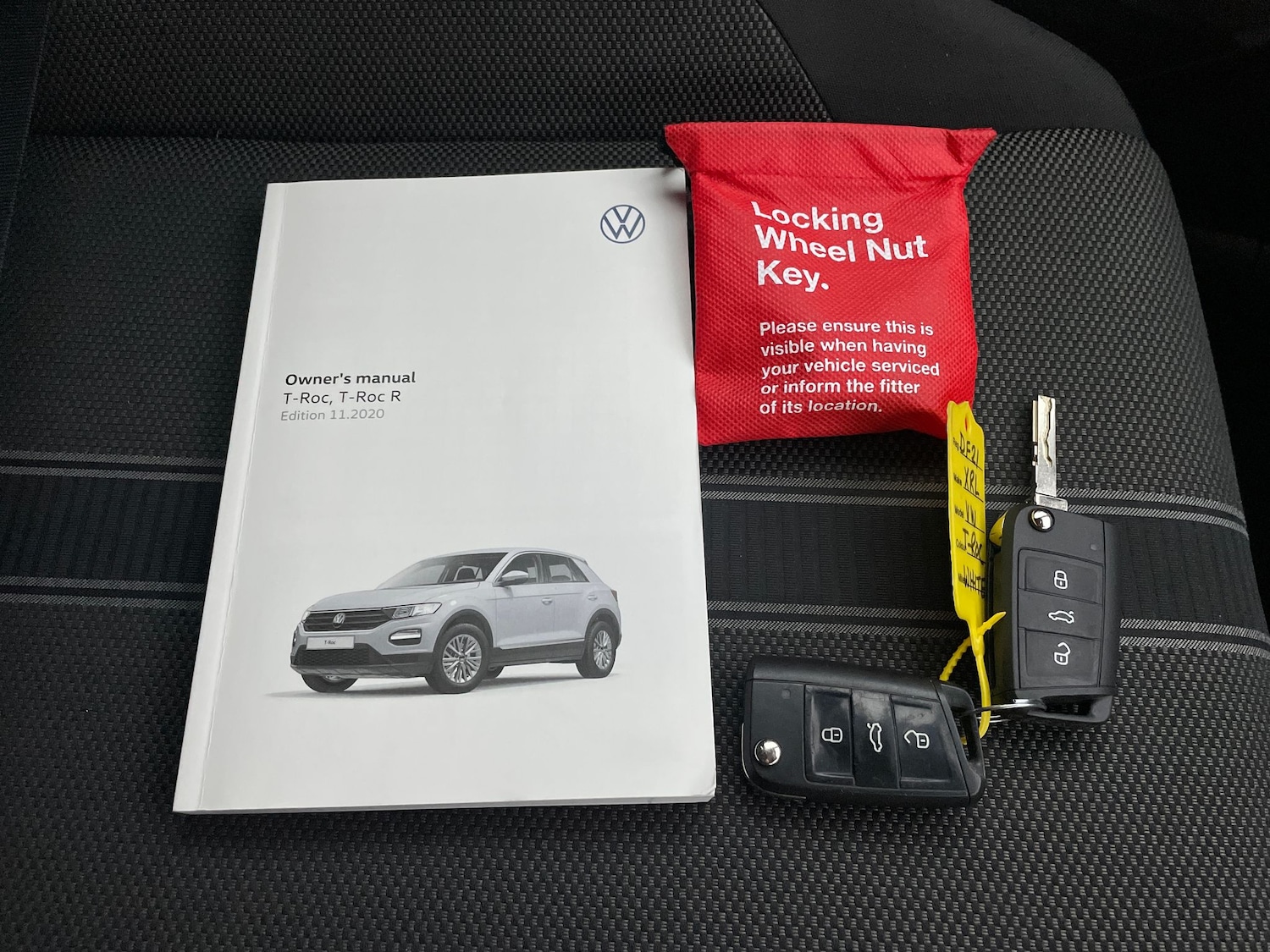 Used Volkswagen T-Roc for sale - 76736166: Photo 33