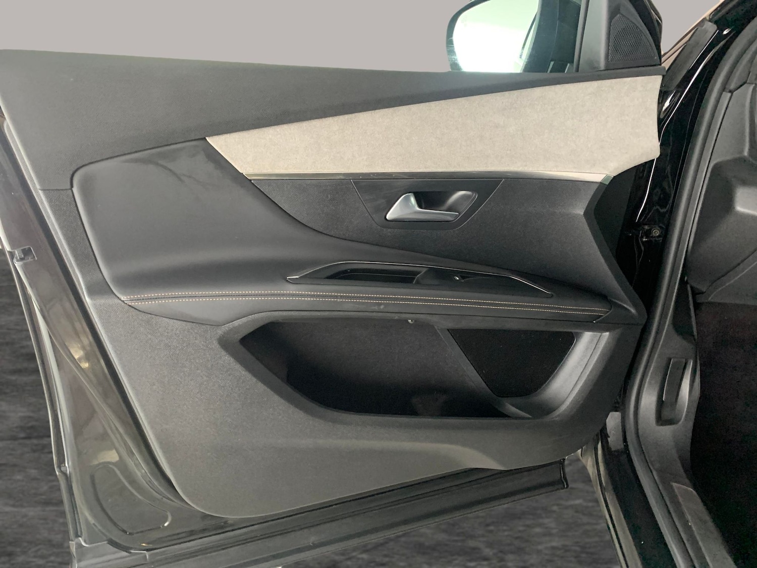 Used Peugeot 5008 2022 for sale - 76528969: Photo 33