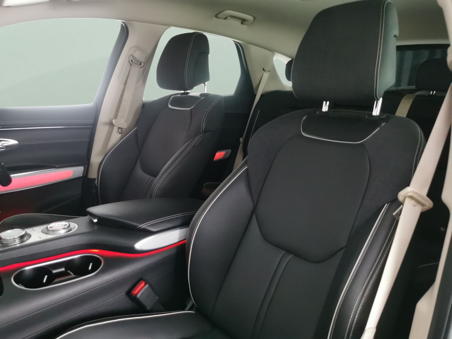 Used Genesis GV70 2023 for sale - 76969513: Photo 16