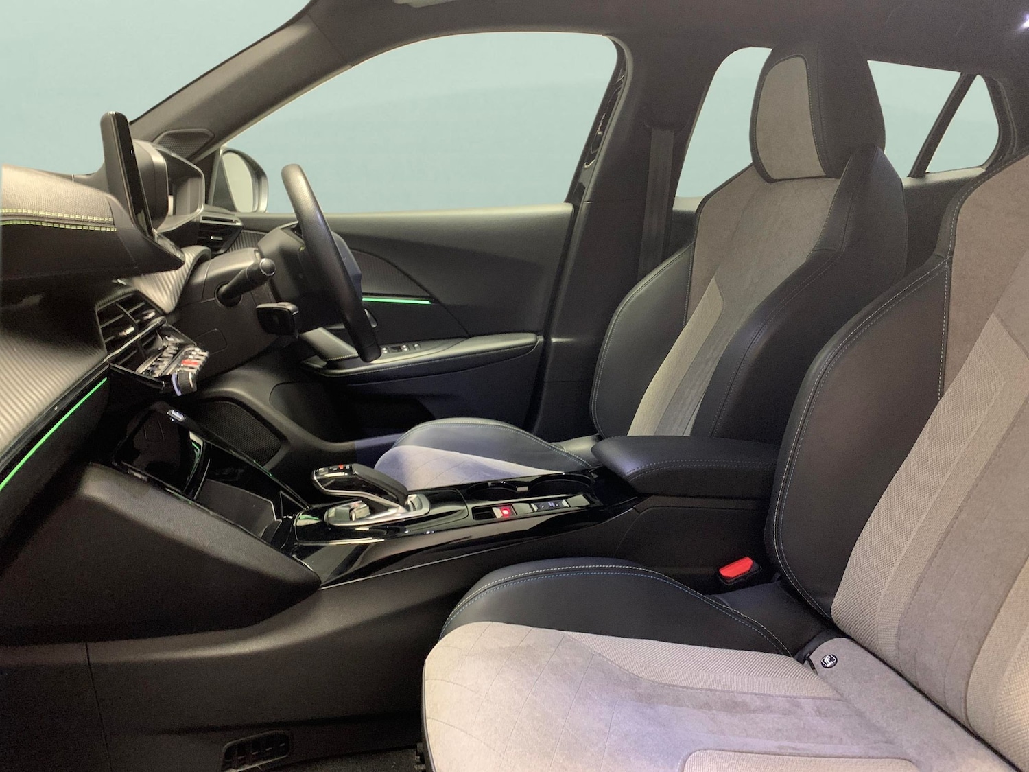 Used Peugeot 2008 2021 for sale - 77890307: Photo 4