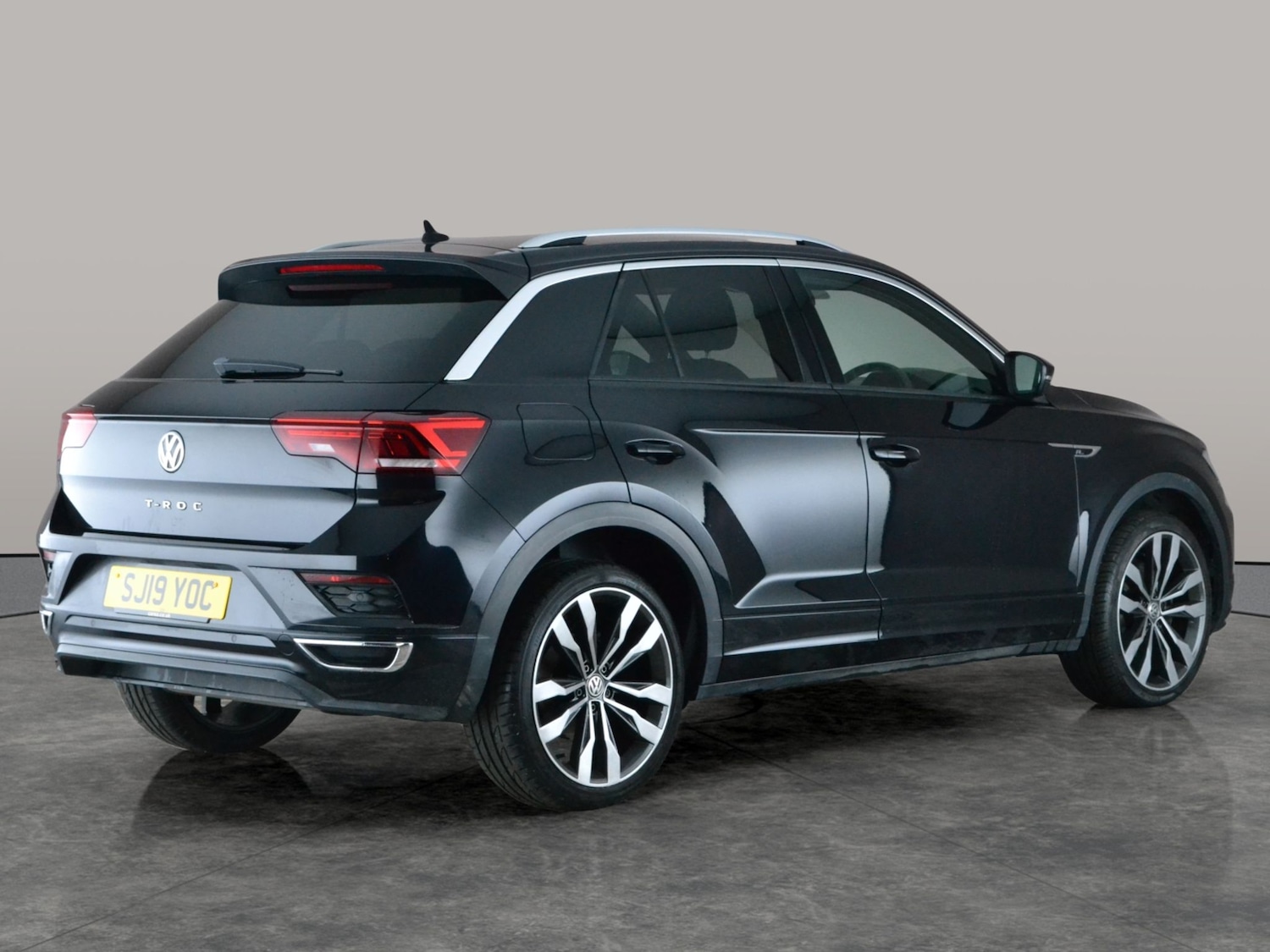 Used Volkswagen T-Roc 2019 for sale - 77975792: Photo 9