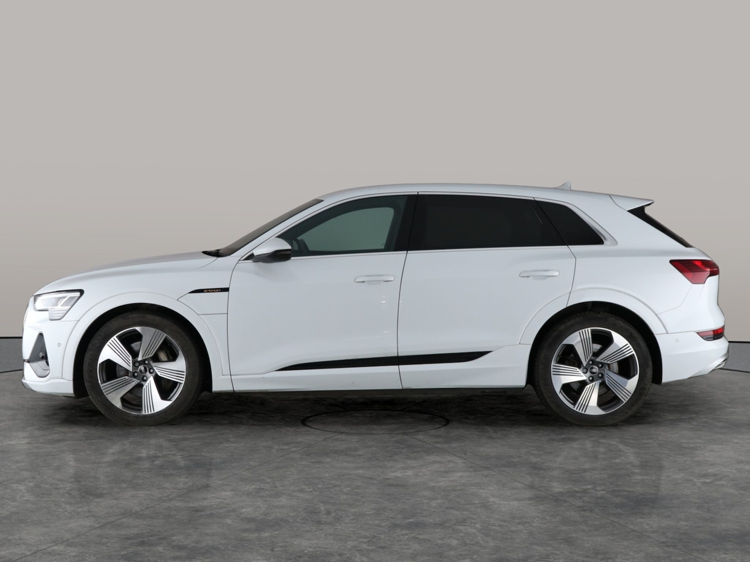 Used Audi e-tron 2022 for sale - 77063647: Photo 13