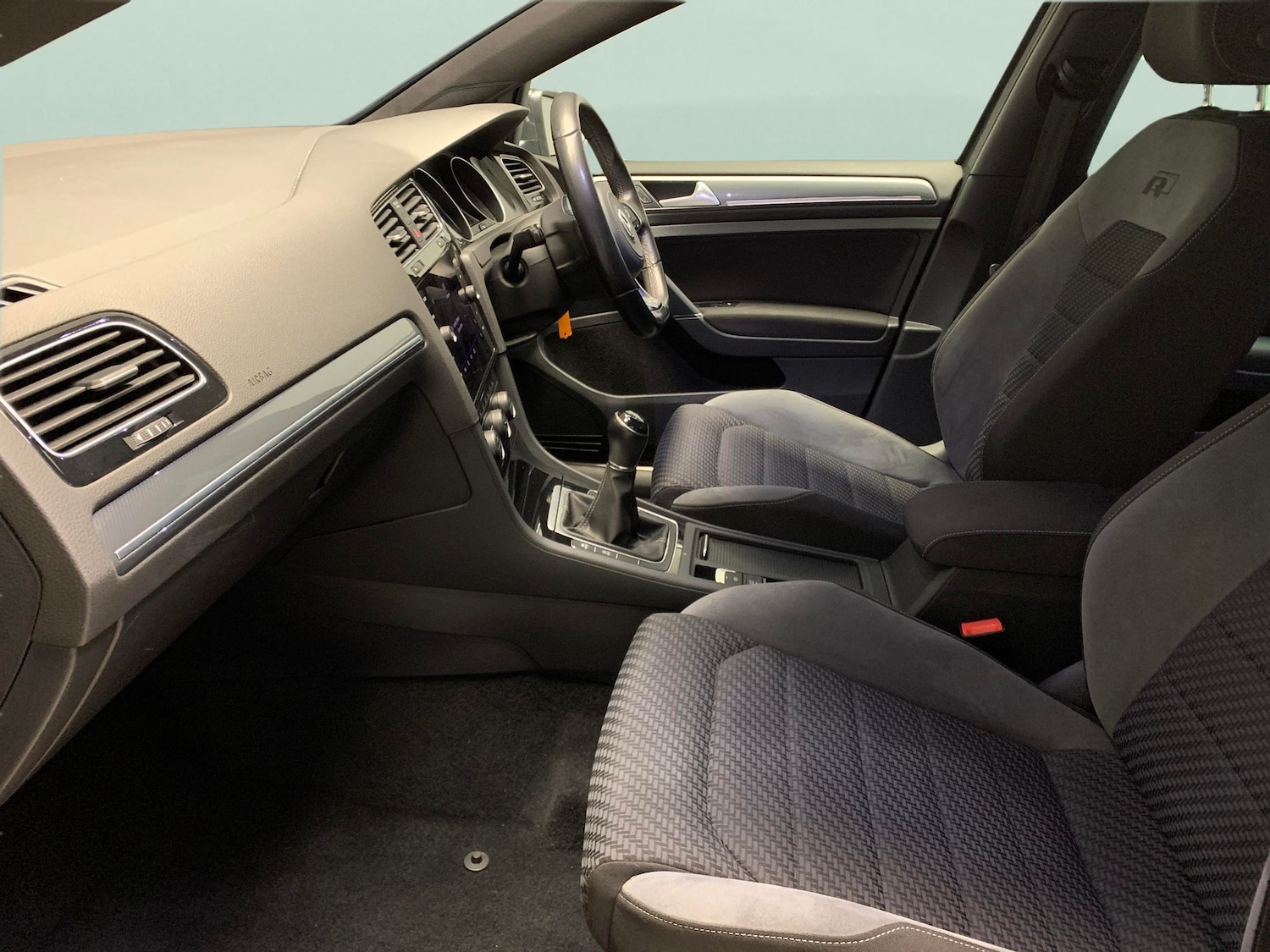 Used Volkswagen Golf 2020 for sale - 77076110: Photo 4