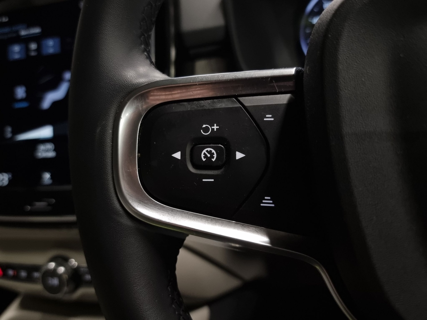 Used Volvo XC40 2021 for sale - 76159311: Photo 23