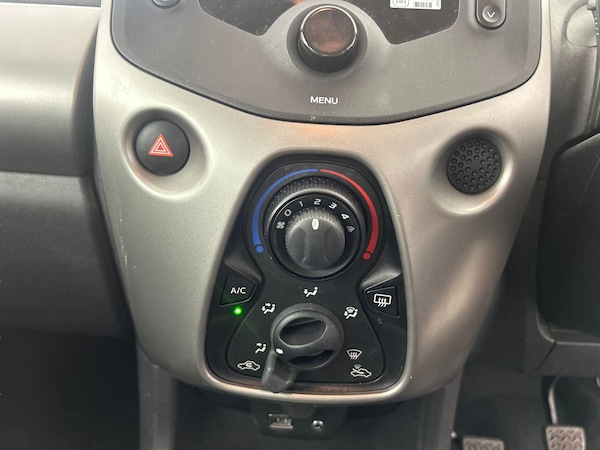 Used Toyota AYGO 2018 for sale - 76022950: Photo 25