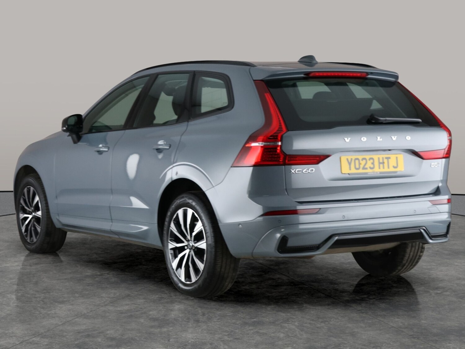 Used Volvo XC60 2023 for sale - 77269723: Photo 13